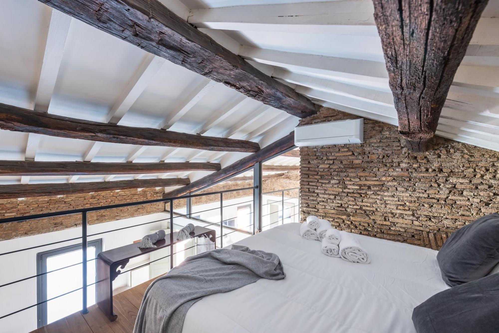 Apartment The Charming Attic - Piazza Di Spagna Area *