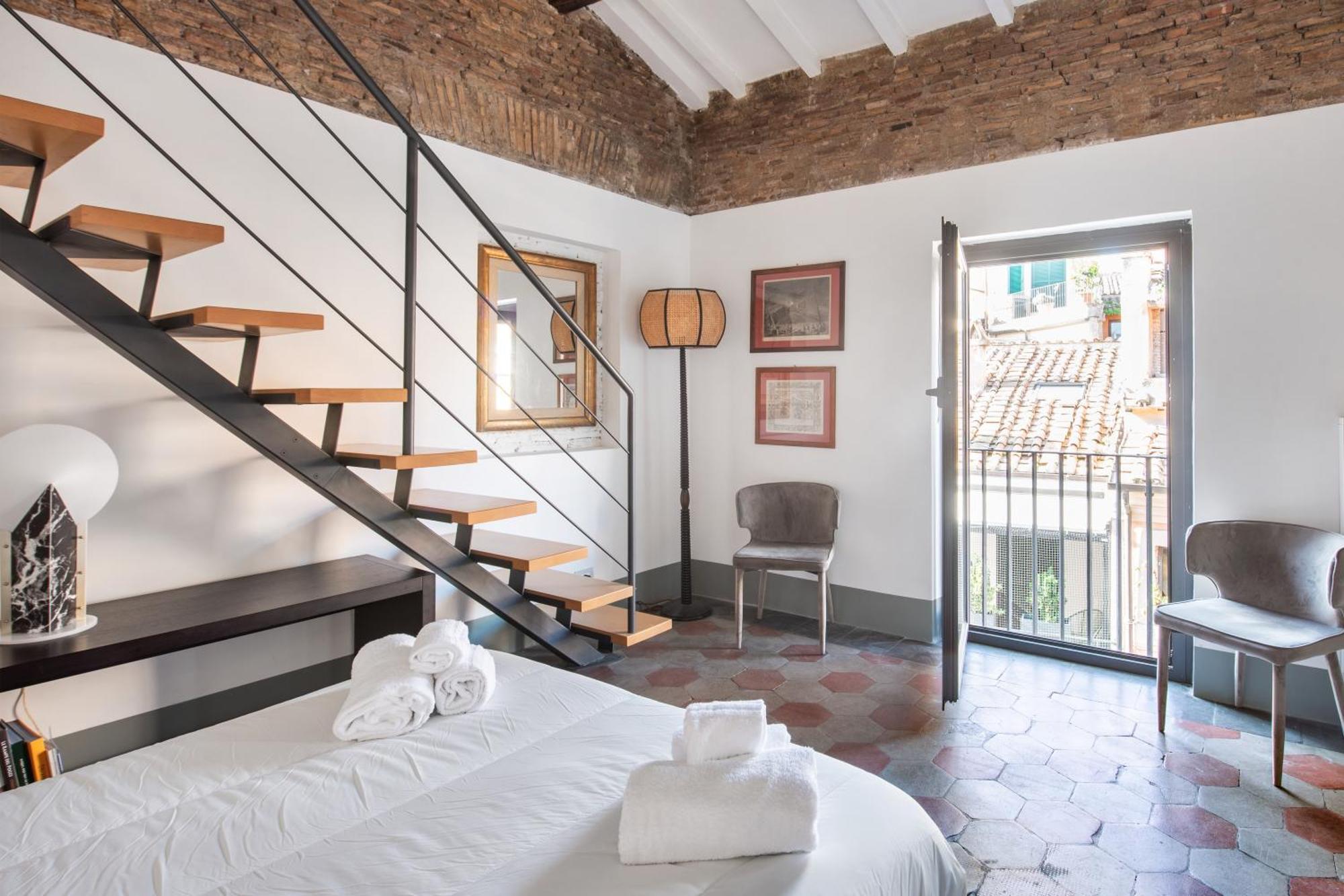 Apartment The Charming Attic - Piazza Di Spagna Area Rome