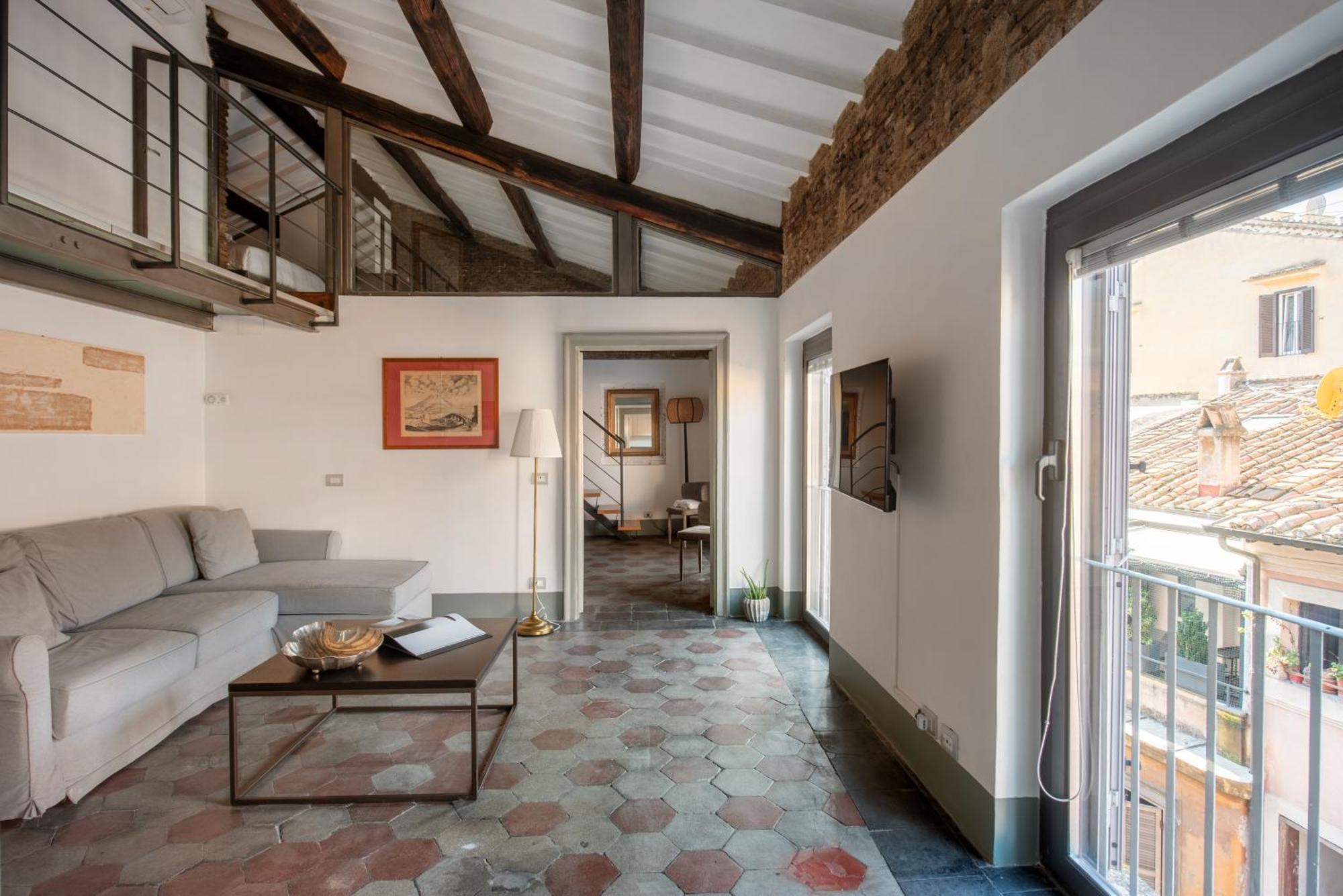 Apartment The Charming Attic - Piazza Di Spagna Area *